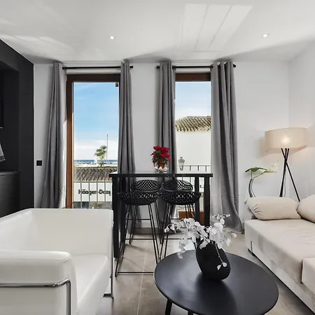 Ct 302 - Faro's Puerto Banus Boutique Apartment *