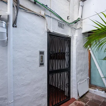Ct 302 - Faro's Puerto Banus Boutique *