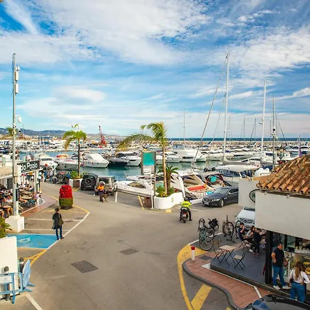 Ct 302 - Faro's Puerto Banus Boutique